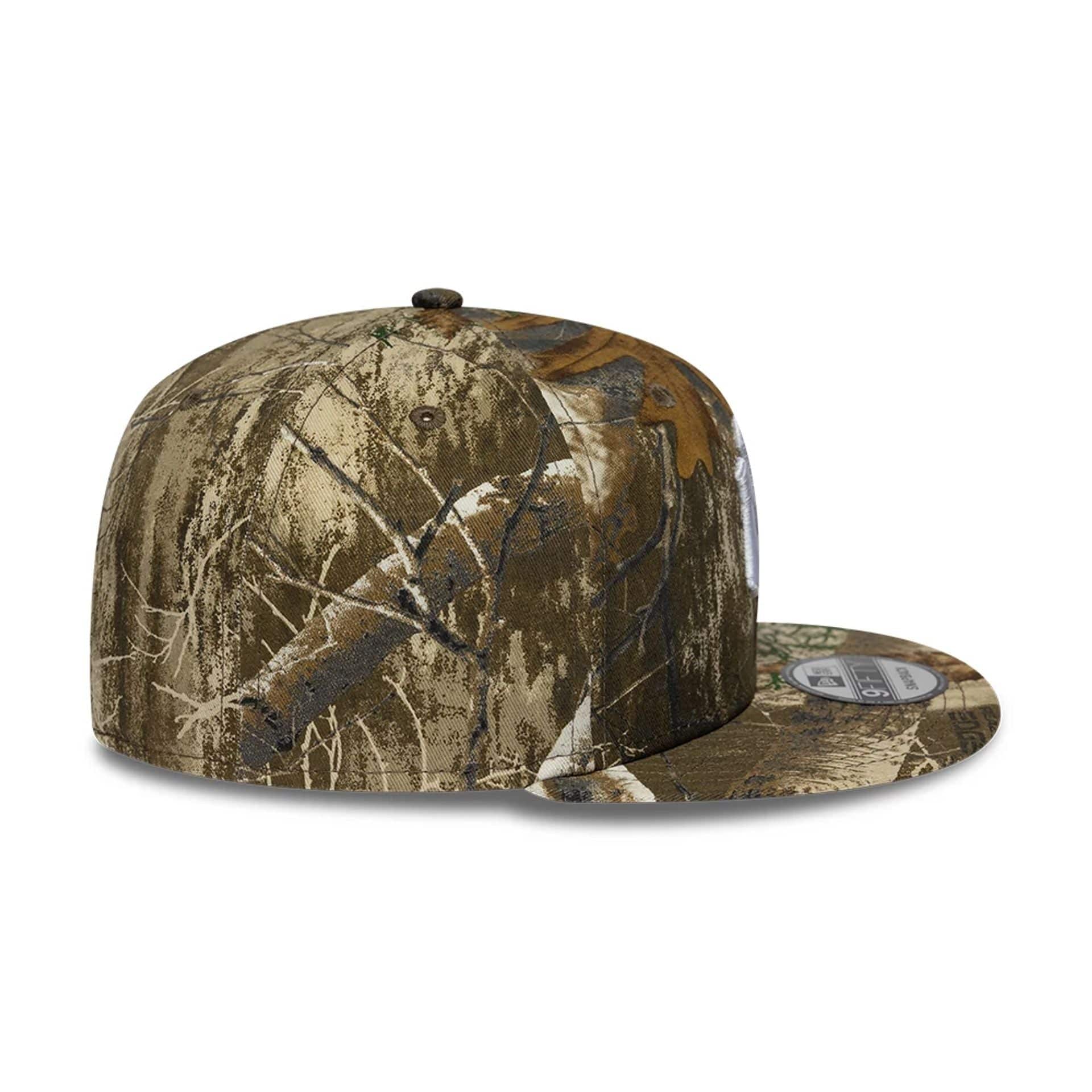 Pictured is this MLB Real Tree New York Yankees 9FIFTY Snapback cap in beige. 5