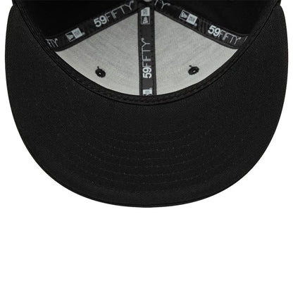 Pictured is this Red Bull Racing 59FIFTY Fitted cap in black. 7