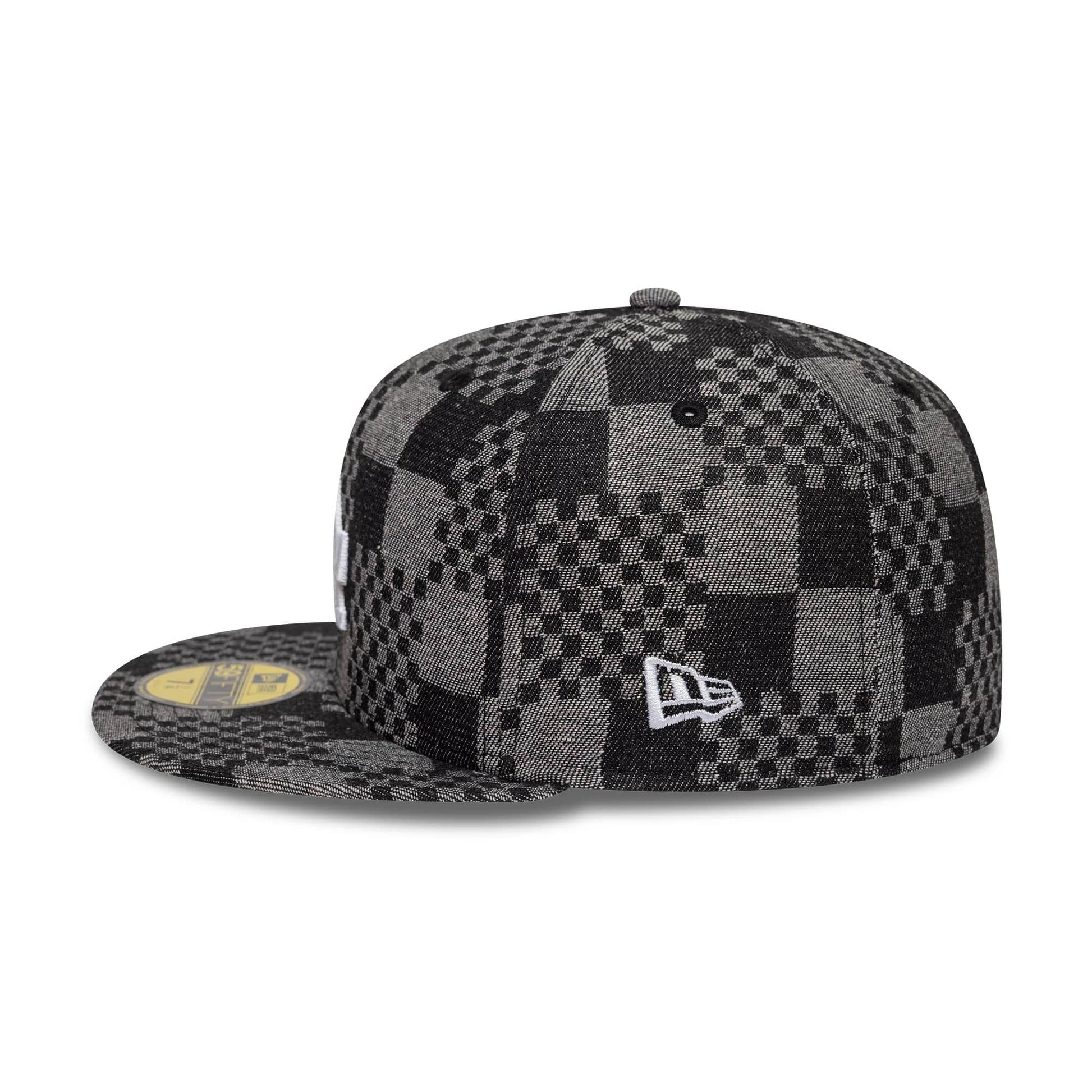 Pictured is this MLB Denim LA Dodgers 59FIFTY Fitted cap in black. 6