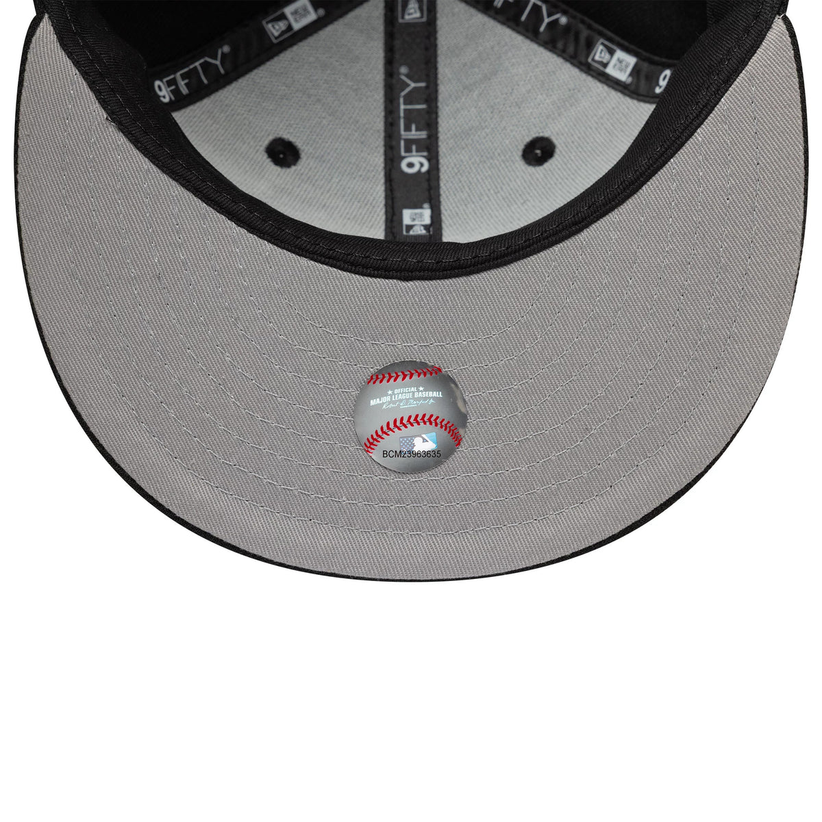 Pictured is this Youth MLB New York Yankees 9FIFTY Snapback cap in black. 2