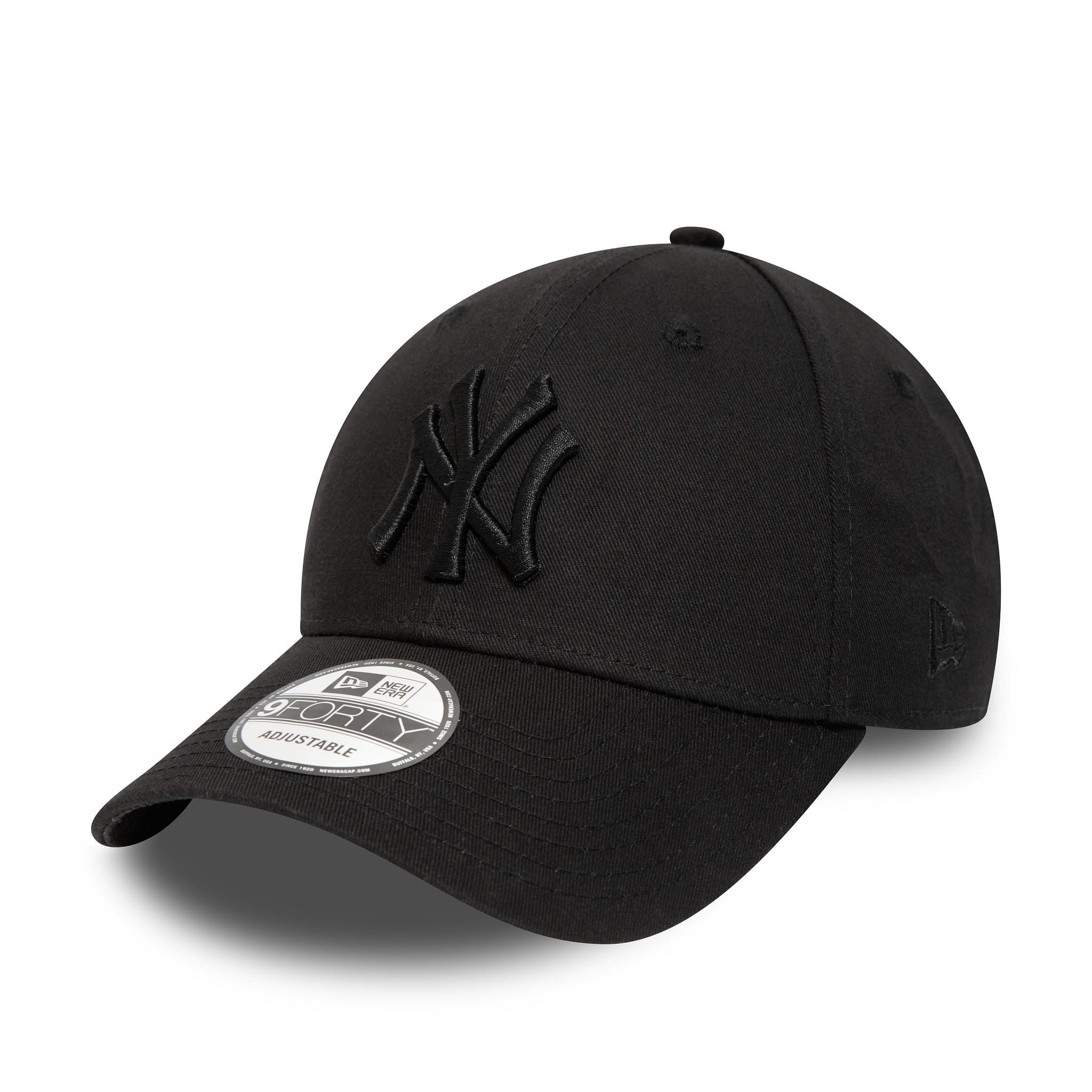 This is a New York Yankees Essential Black on Black 9FORTY Cap 1