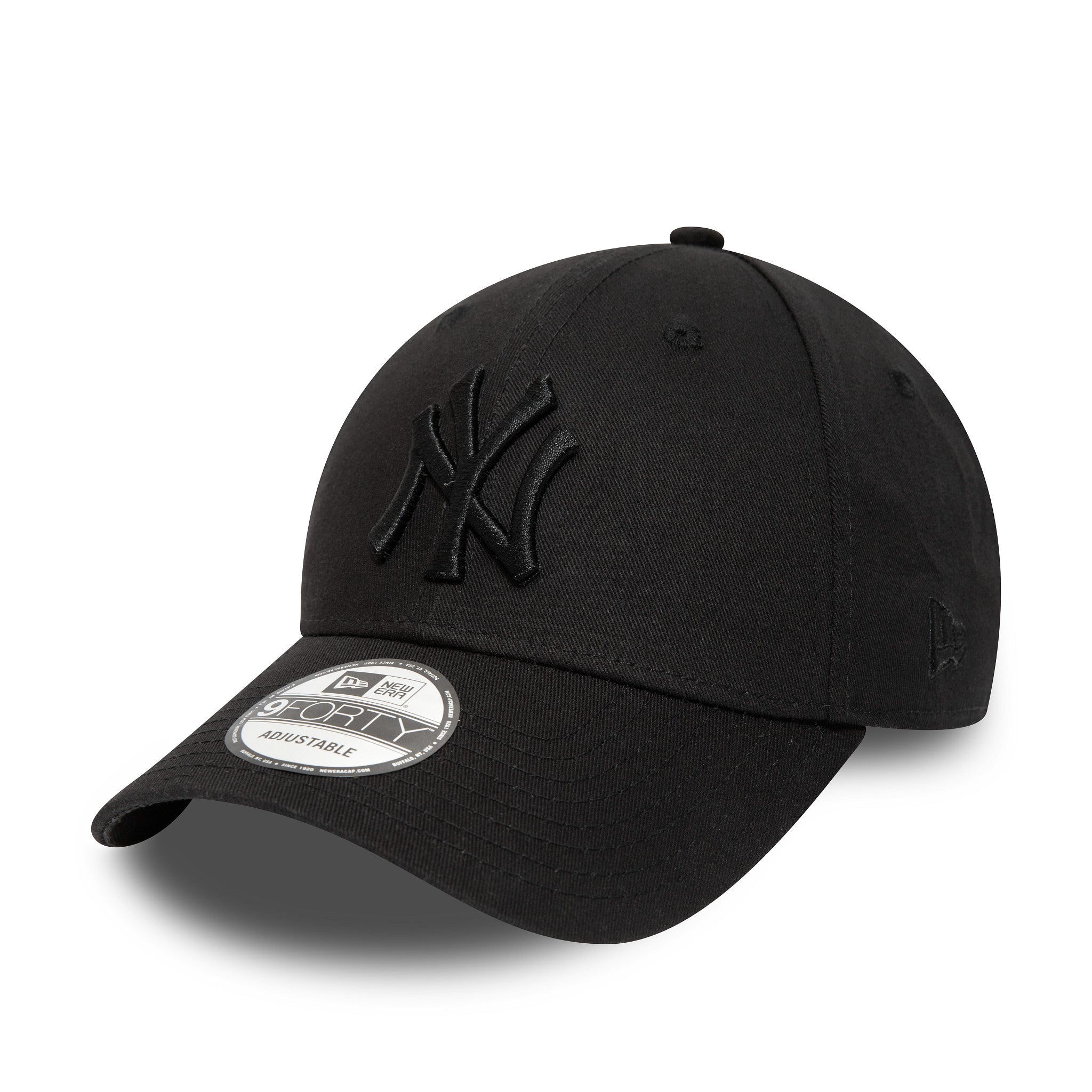 This is a New York Yankees Essential Black on Black 9FORTY Cap 1