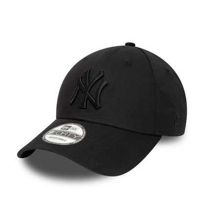 This is a New York Yankees Essential Black on Black 9FORTY Cap 1