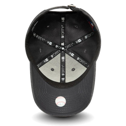 This is a New York Yankees Womens Tech Grey 9FORTY Cap 3