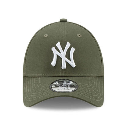 This is a New York Yankees Essential Green 9FORTY Cap 2