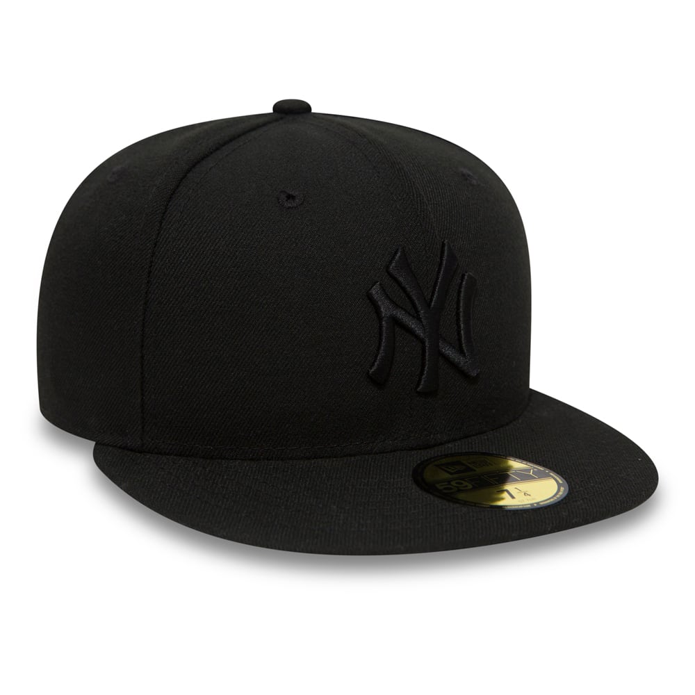 New York Yankees Black on Black 59FIFTY Fitted Cap