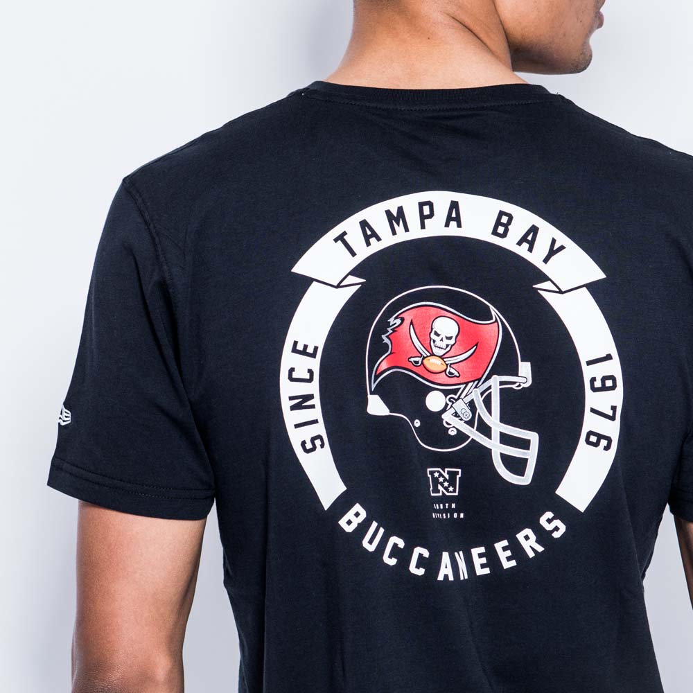 Camiseta Tampa Bay Buccaneers Helmet Logo, negro