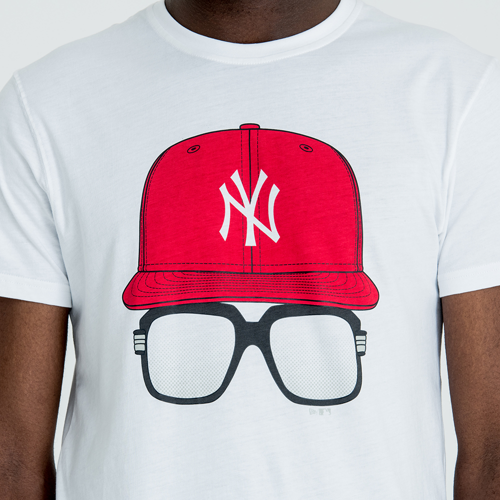 Camiseta New York Yankees Cap and Glasses