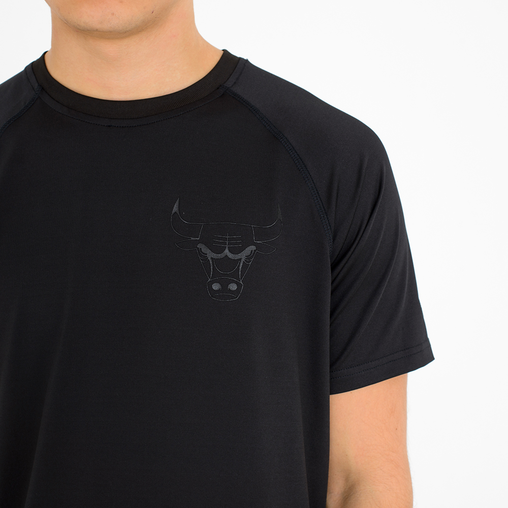 Chicago Bulls ‒ Engineered Fit ‒ Schwarzes T-Shirt