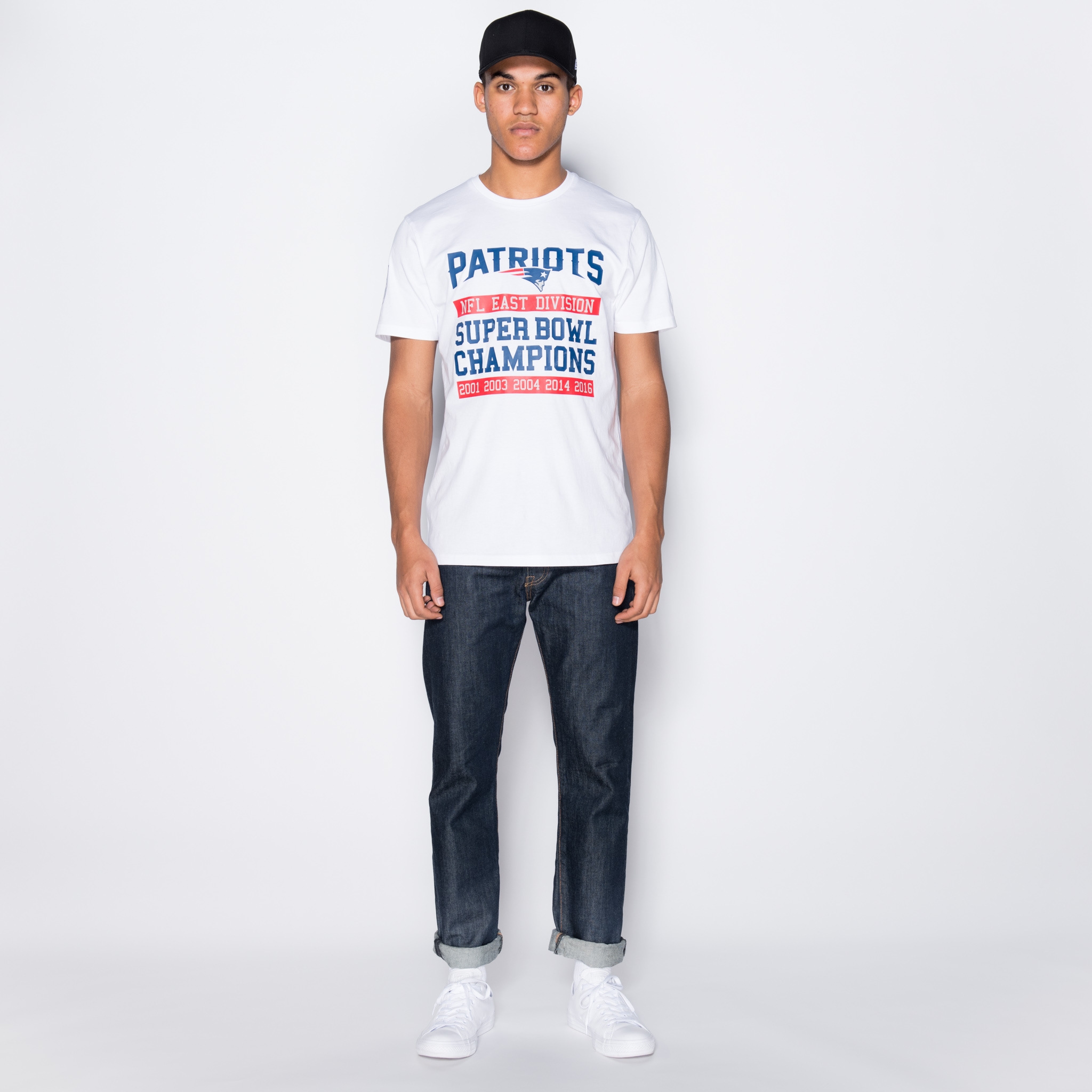 T-shirt in bianco con logo dei New England Patriots