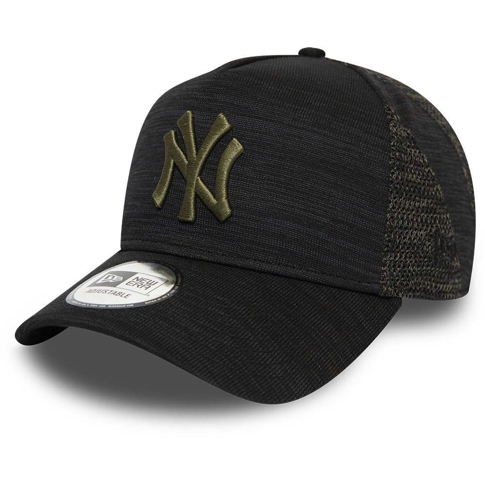 Schwarze Truckerkappe der New York Yankees im Engineered Fit