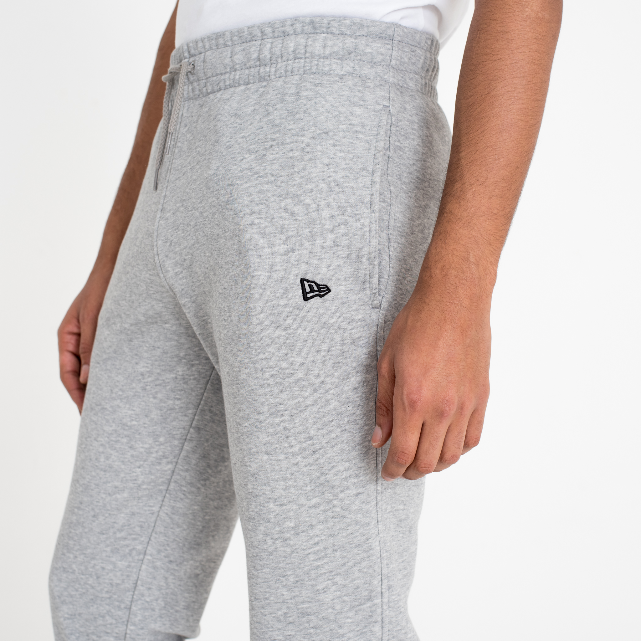 Pantalones de chándal con logotipo del escudo de la NFL, gris