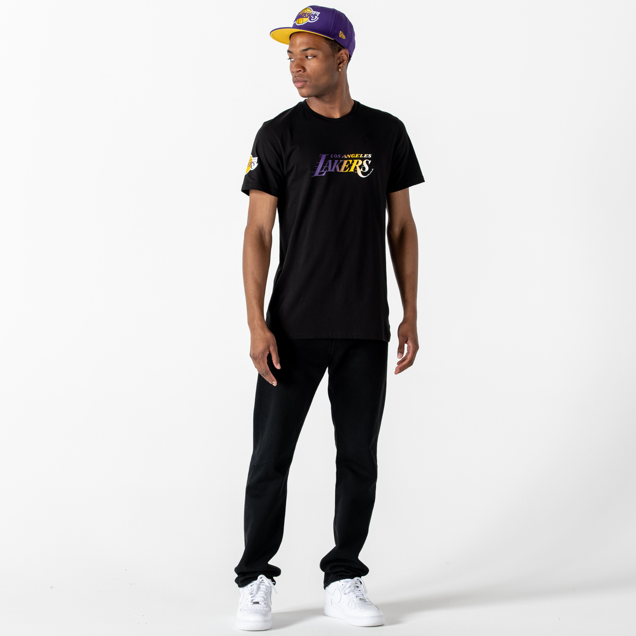 Schwarzes T-Shirt mit falbverlaufendem Los Angeles Lakers Schriftzug
