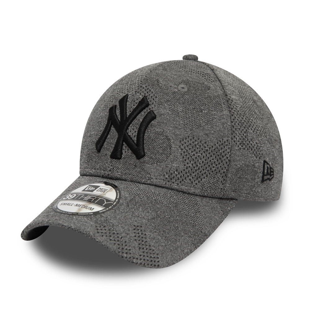 Gorra New York Yankees Engineered Plus 39THIRTY, gris