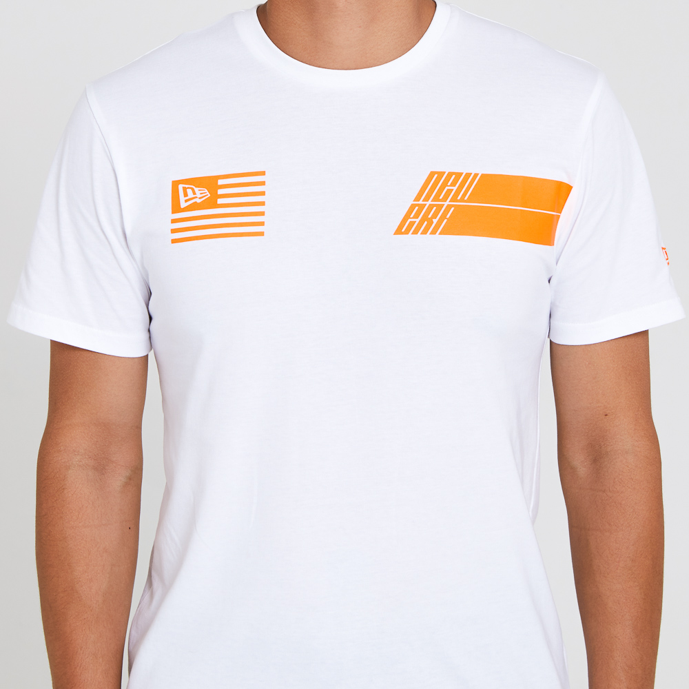New Era – T-Shirt mit Neon-Grafik – Weiß