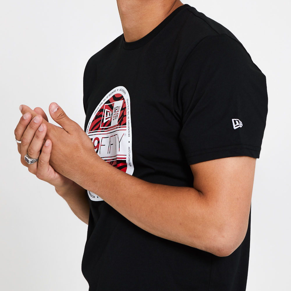 New Era – T-Shirt mit 59FIFTY-Schirm-Sticker – Schwarz