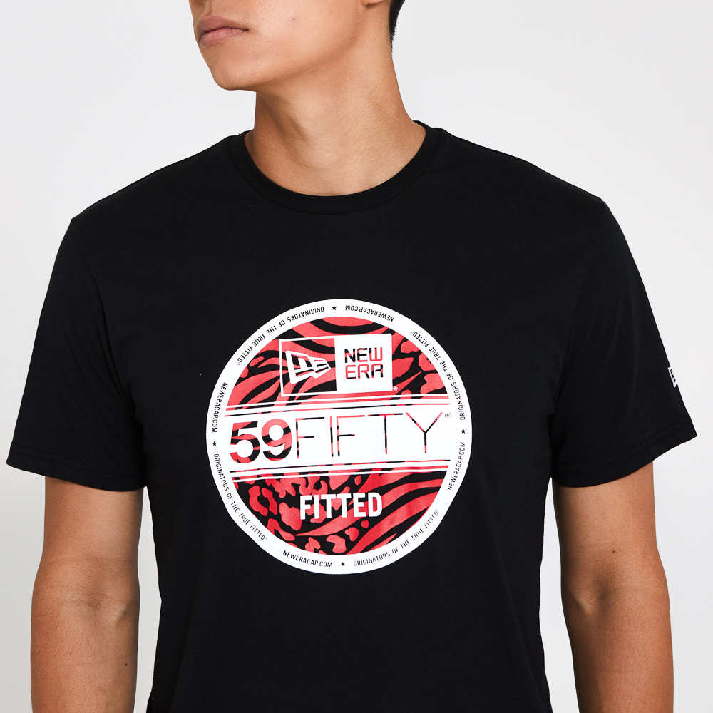 T-shirt noir avec sticker de visière 59FIFTY de chez New Era
