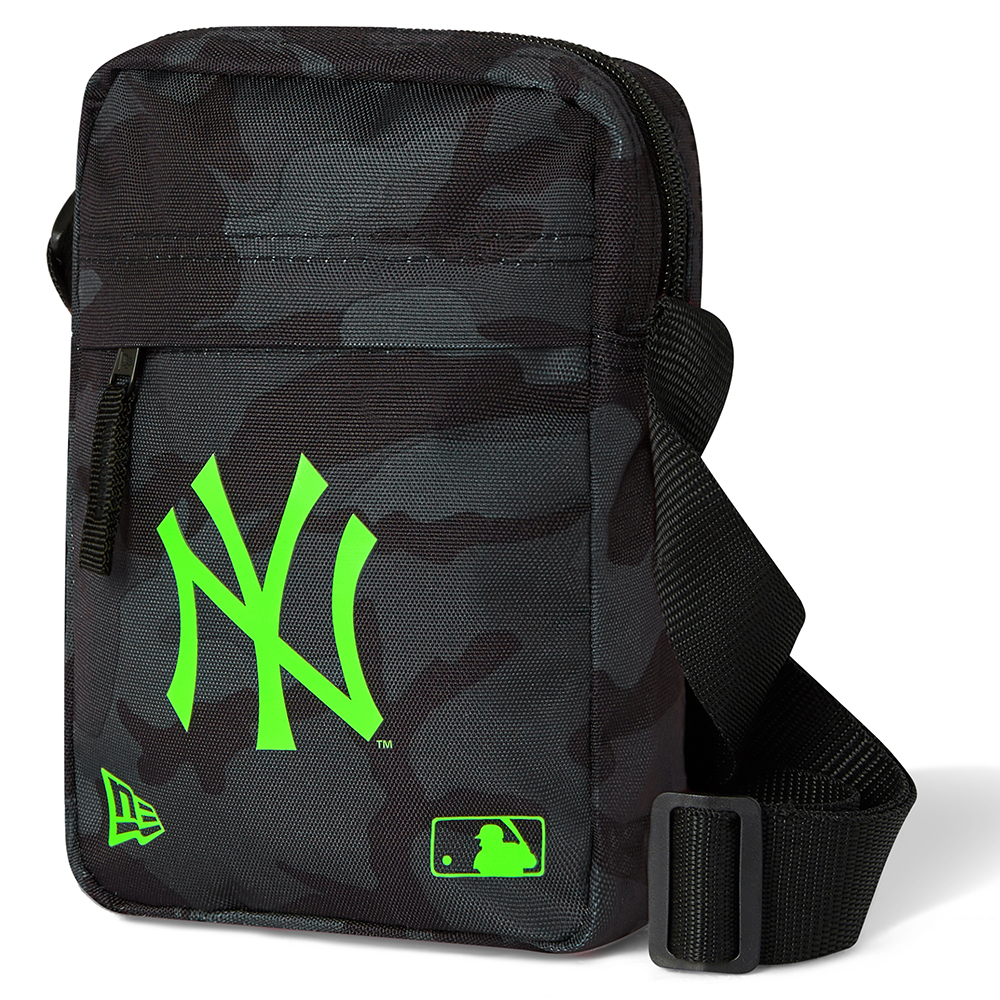 New York Yankees – Umhängetasche in Schwarz mit Camouflage-Muster und Neon-Logo