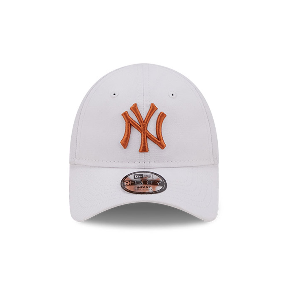 New York Yankees League Essential Infant White 9FORTY Adjustable Cap