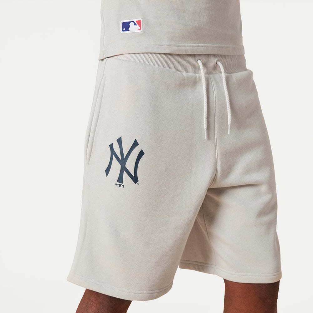 Short Beige New York Yankees MLB Team Logo