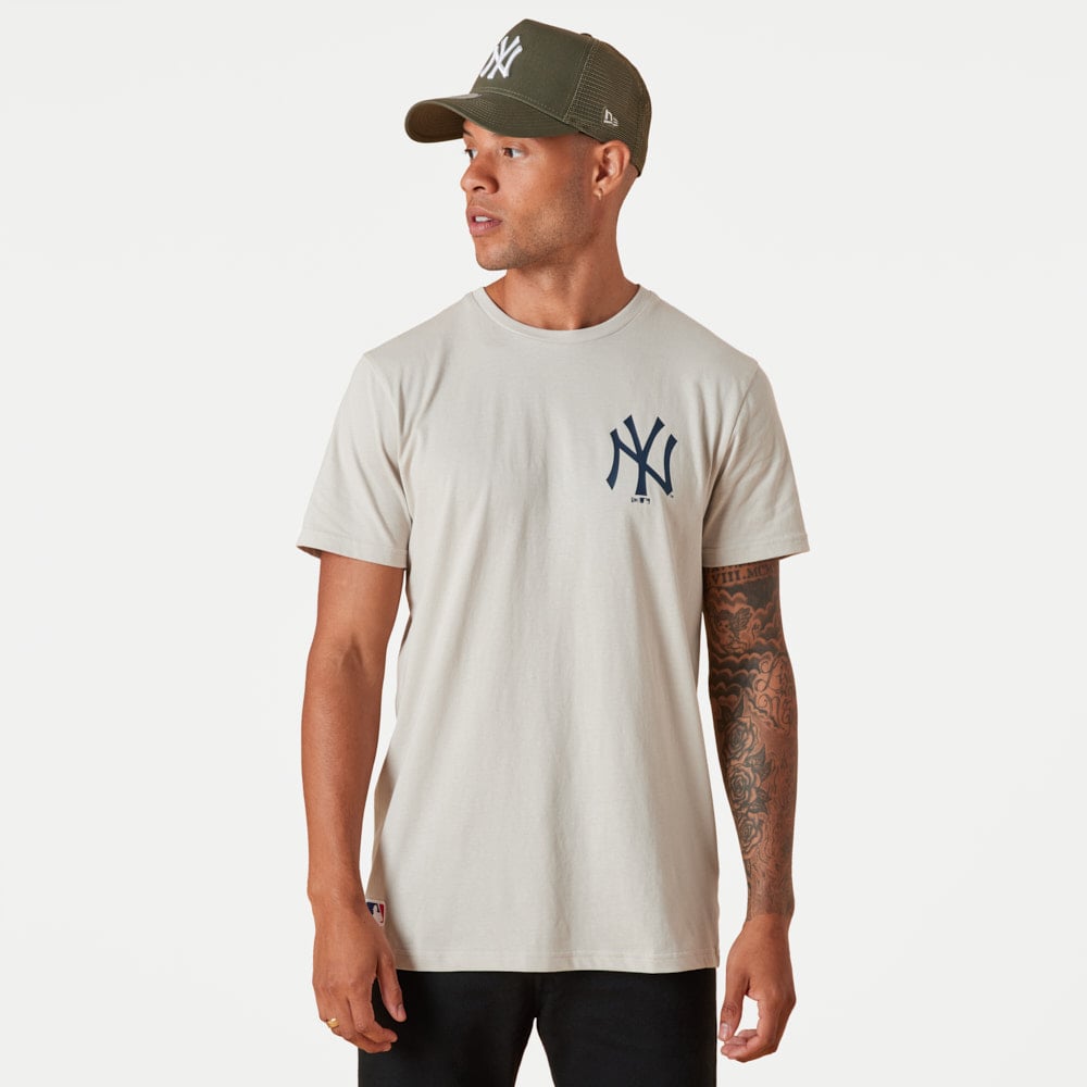 Various Sizes/Colours New New York Yankees Majestic Men's Logo T-Shirt 