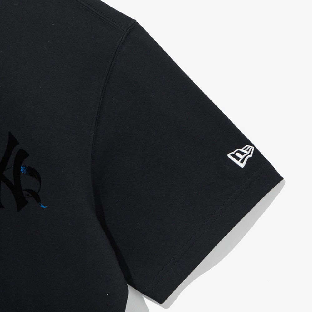 New York Yankees MLB x BTS Black T-Shirt