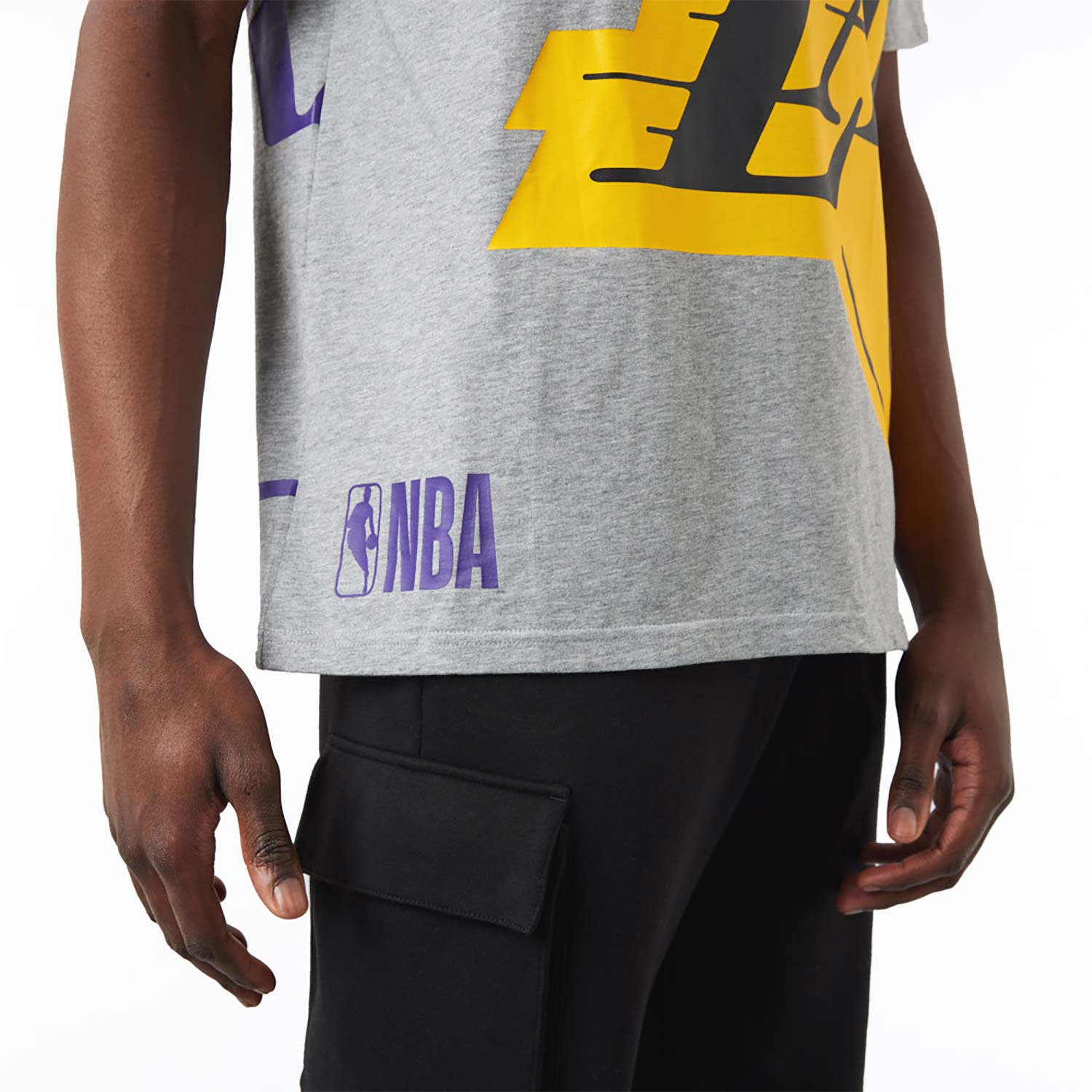 Camiseta New Era LA Lakers NBA Side Logo Gris Oversized