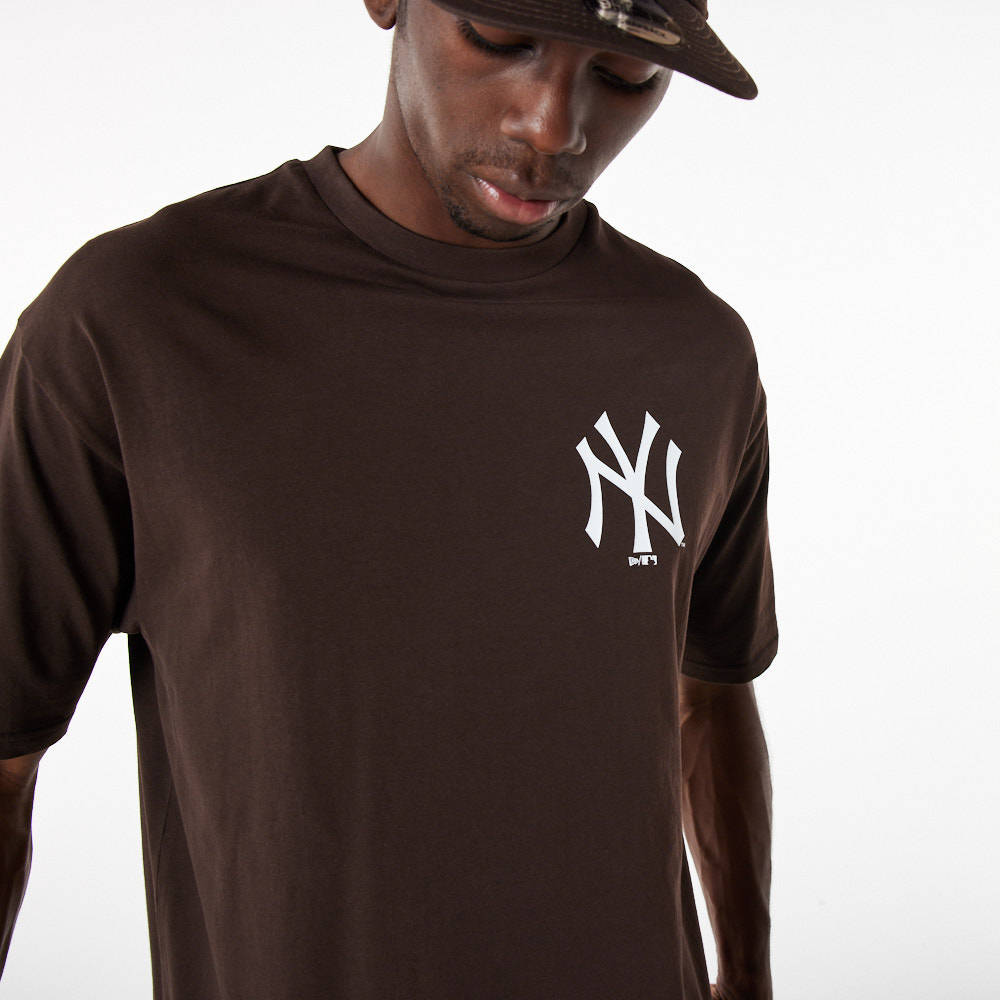 New York Yankees League Essential Brown Oversized T-Shirt