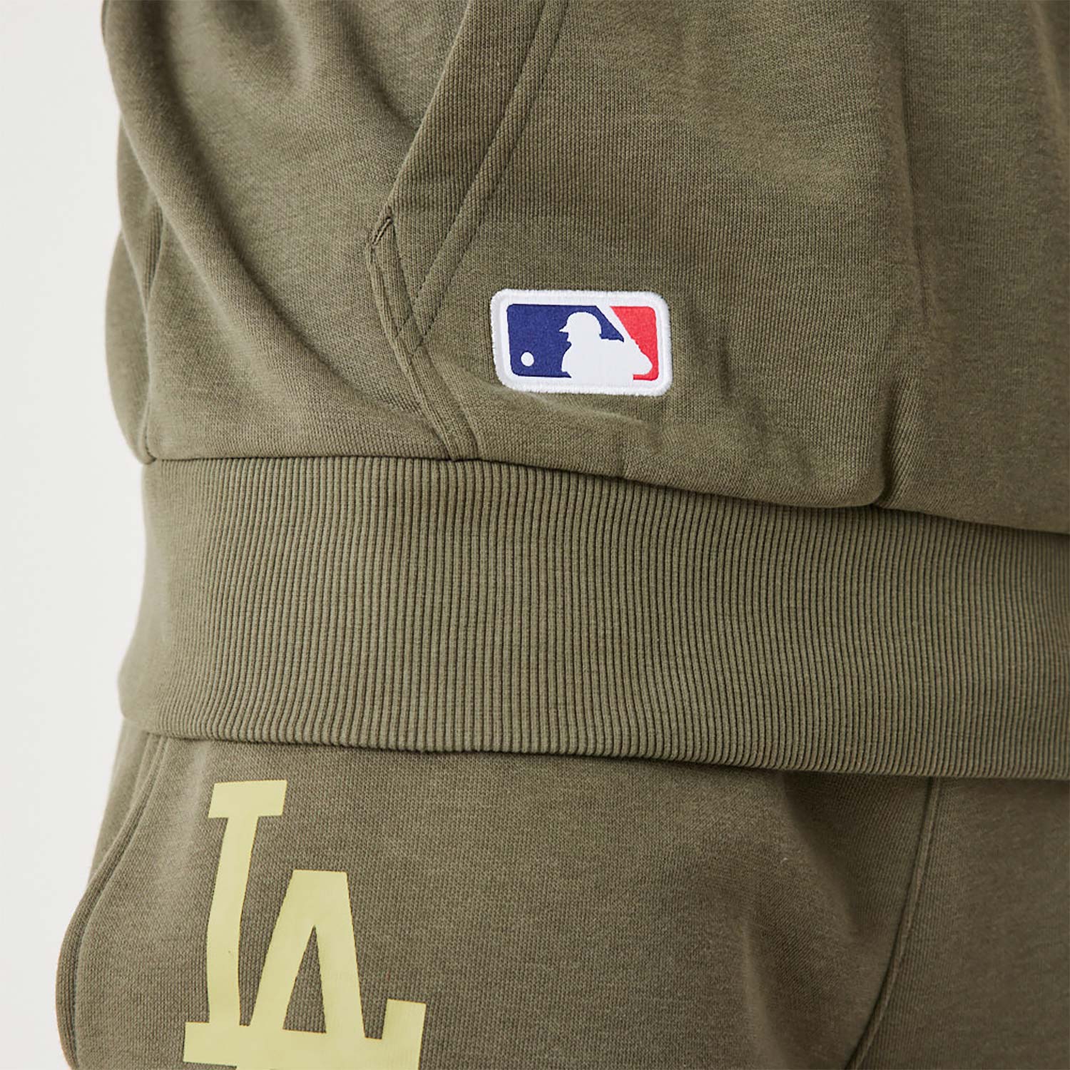 LA Dodgers MLB League Essential Medium Green Pullover Hoodie