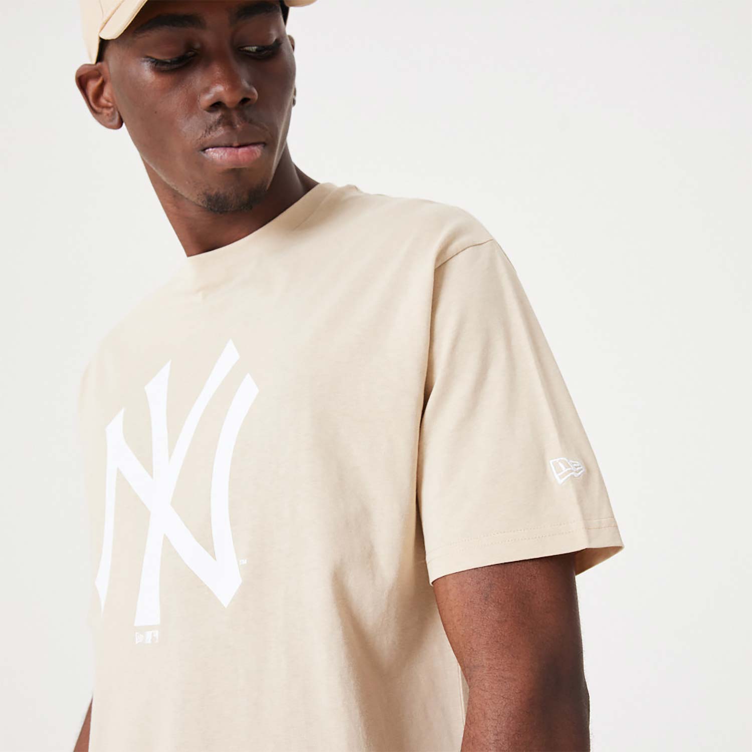 New York Yankees MLB League Essential Light Beige Oversized T-Shirt