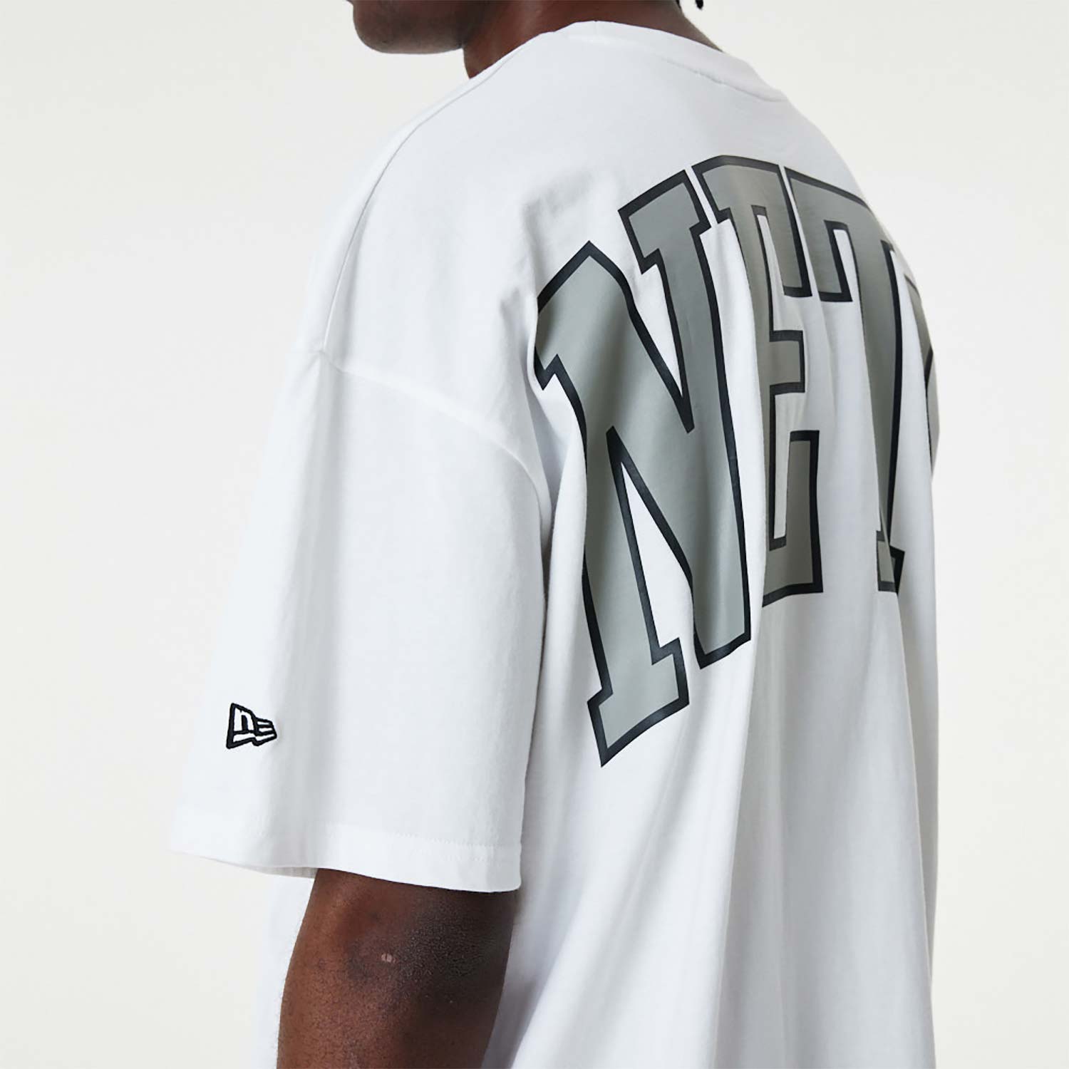 Brooklyn Nets NBA Infill Logo White Oversized T-Shirt