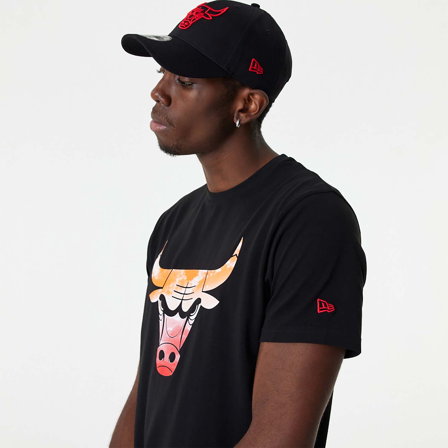 NEW NBA Chicago Bulls Black T-Shirt Red Bull Checkered Flag for