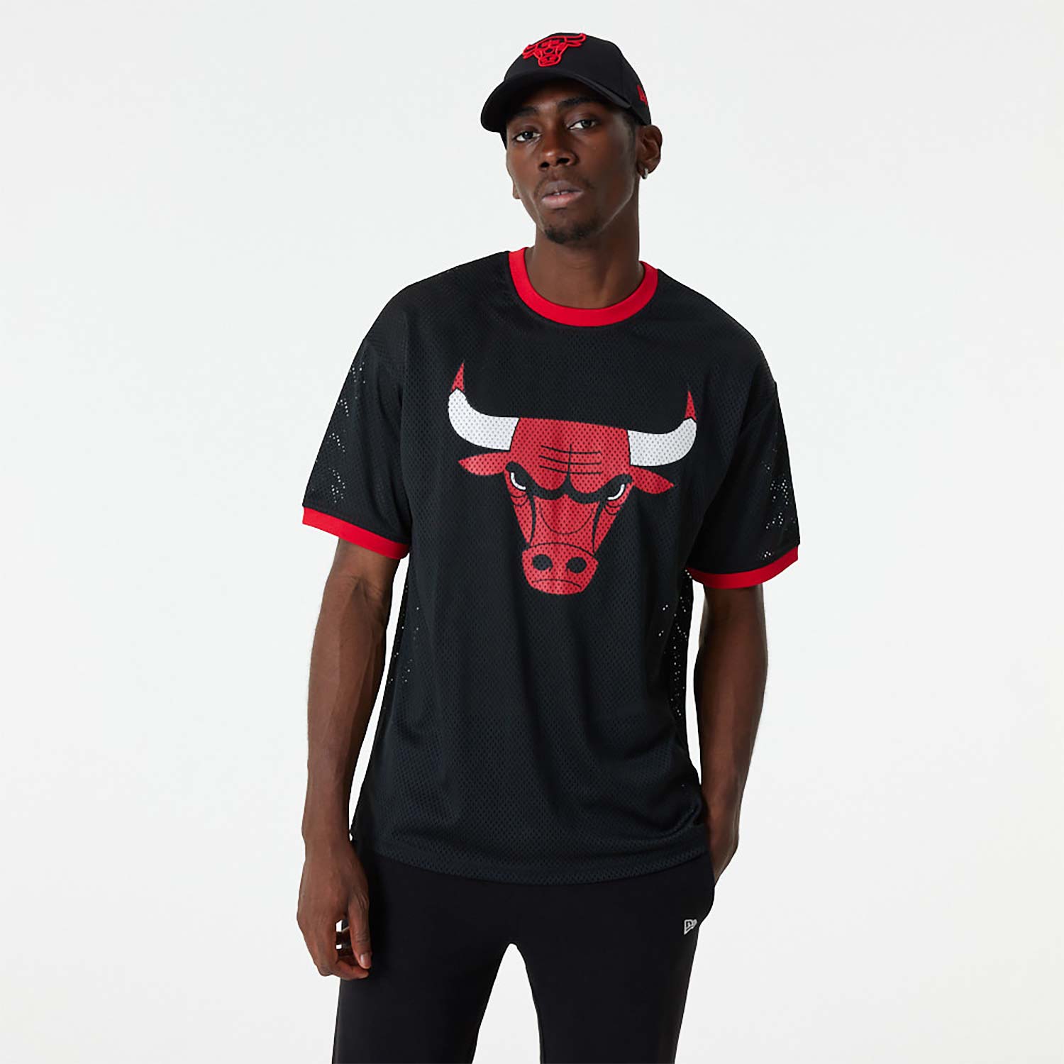 ligevægt Forsøg flaske Official New Era NBA Team Logo Mesh Chicago Bulls Oversized T-Shirt C2_284  | New Era Cap BG