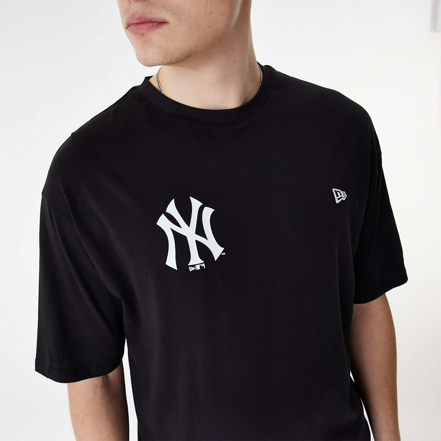 New York Yankees built 09 stadium majestic mlb Large T Shirt